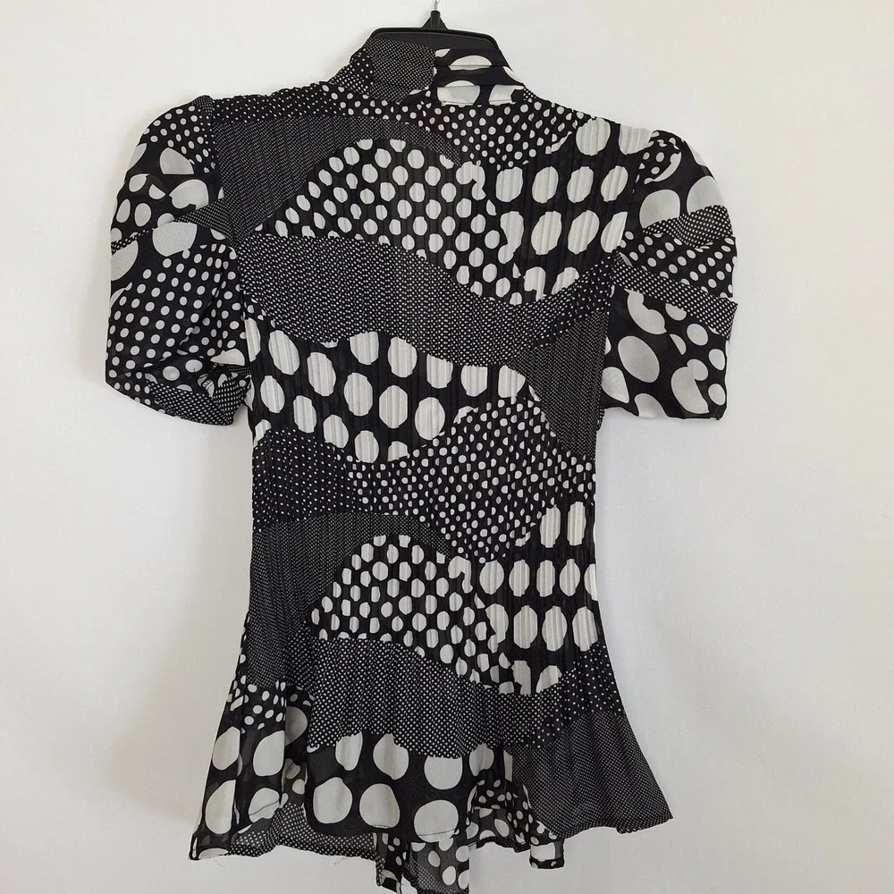 Whimsigoth Sunny Leigh Black White Polka Dot Tie Front Puff Sleeve Pleated Top M